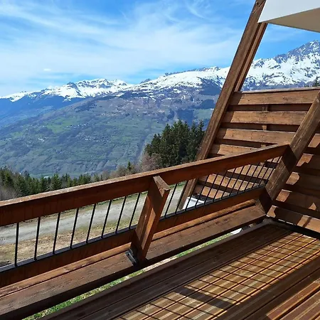 Cozy With Balcony And Pool